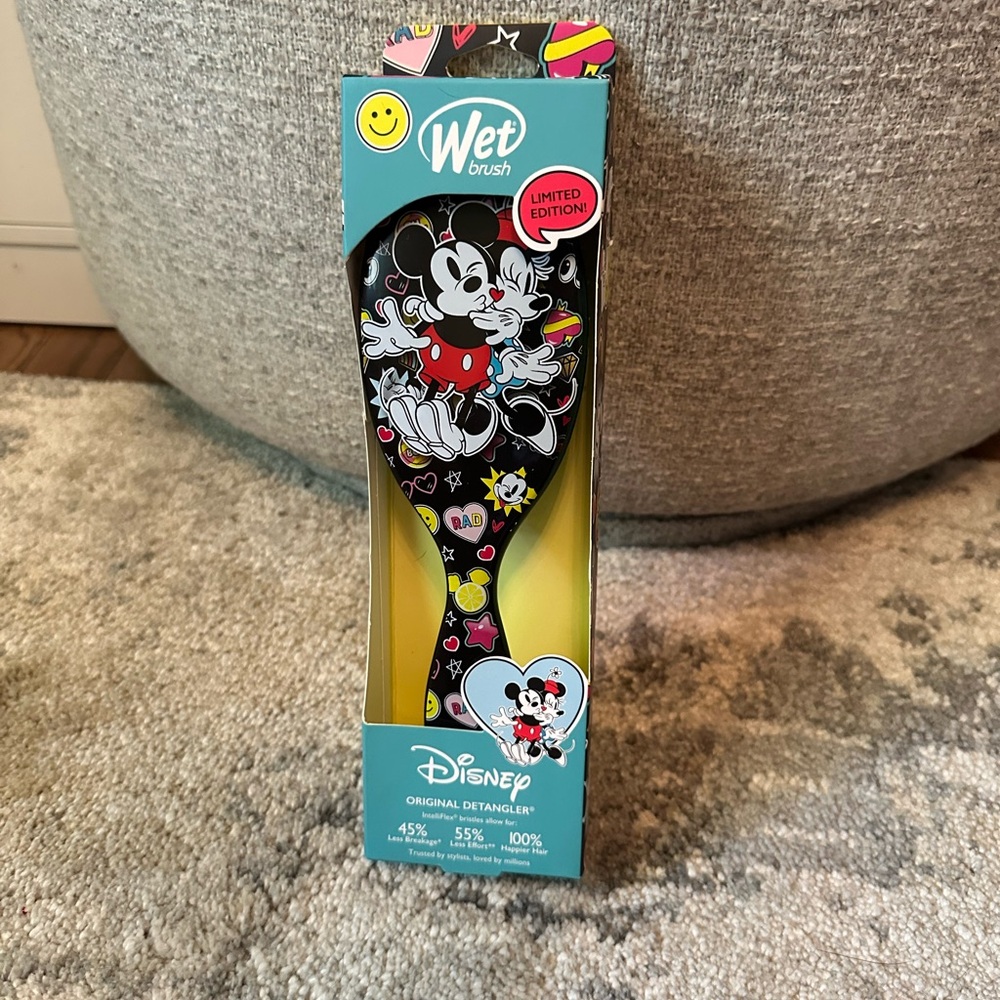 Disney Limited Edition Mickey Mouse Wet Brush - Black and Red